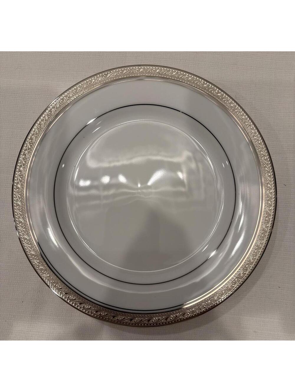 Legendary by Noritake Crestwood Platinum Dinner Plate